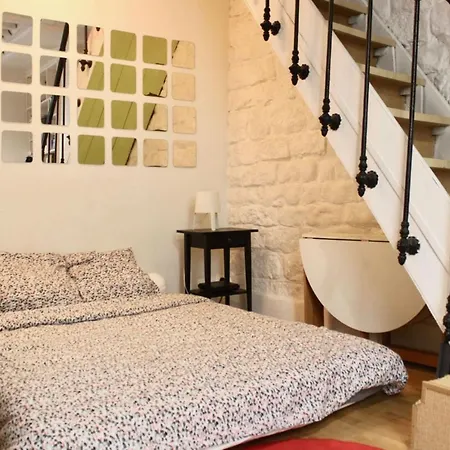 Charming Duplex Near Montmartre * Parigi